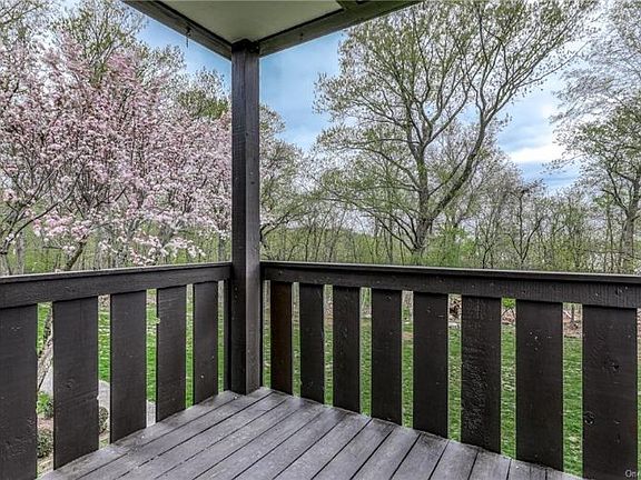 5th image of 743 Sierra Vista Ln