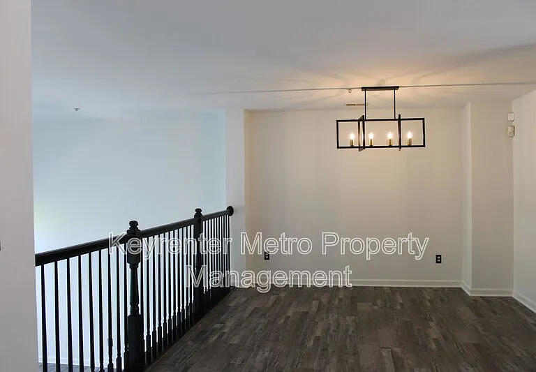 1005 Treeland Way — Photo 8