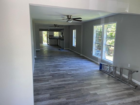3rd image of 309 E Pine St
