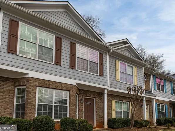2527 Walden Lake Dr, Decatur, GA 30035