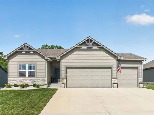 2310 NW Rymeg Dr, Grain Valley, MO 64029