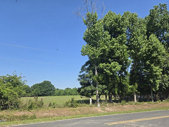 3rd image of 2853 Albright Road SE