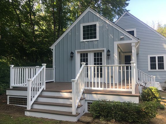 Large deck for entertaining