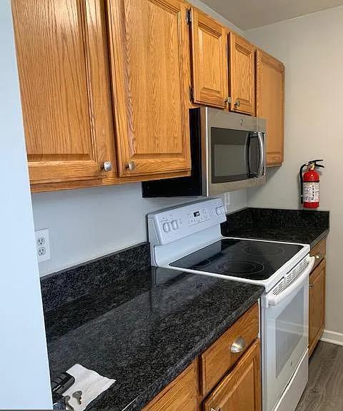 805 Augusta Cir — Photo 13