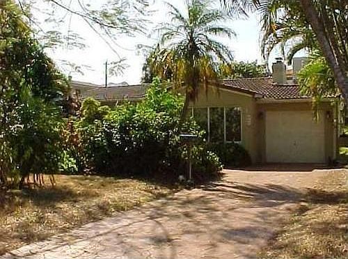 2nd image of 423 NE 8th Ave