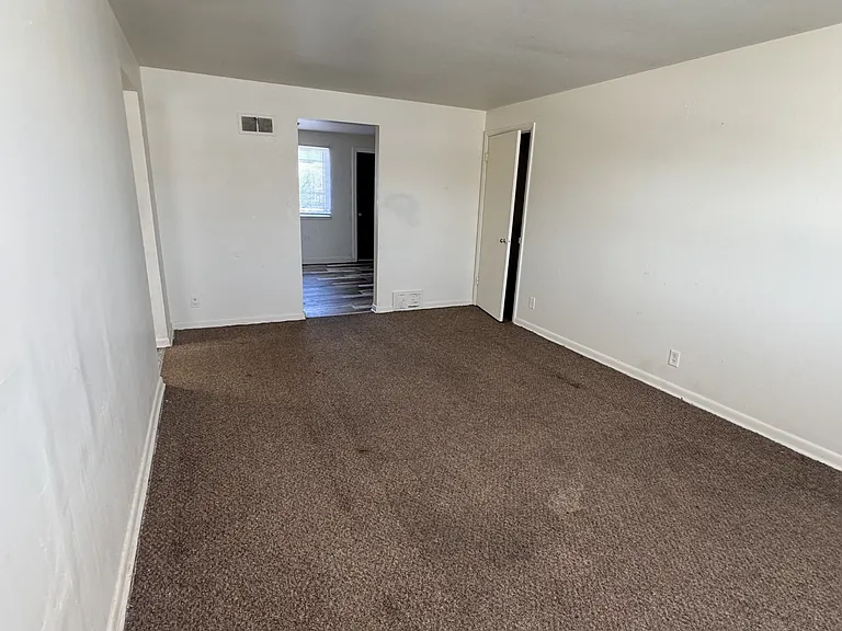 8940 W Carmen Ave #3 — Photo 2