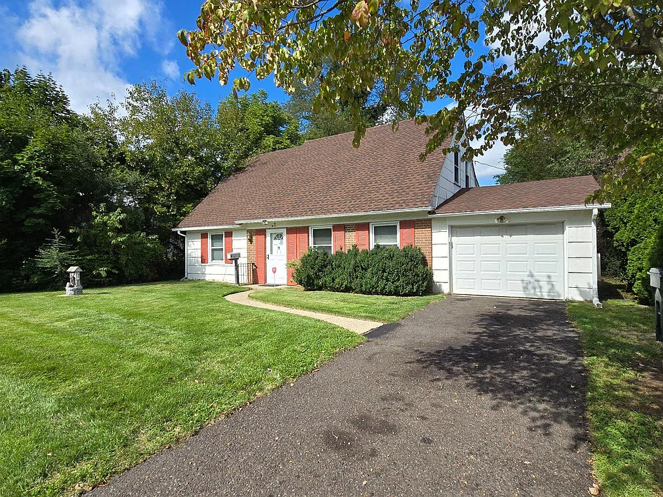 7 Maymont Ln