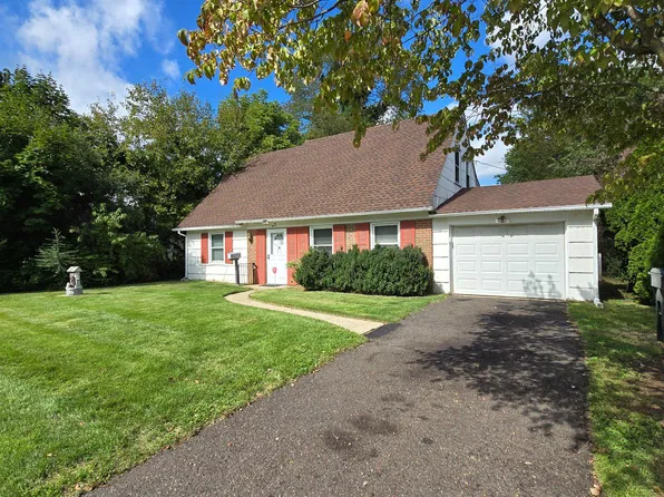 7 Maymont Ln, Willingboro, NJ 08046