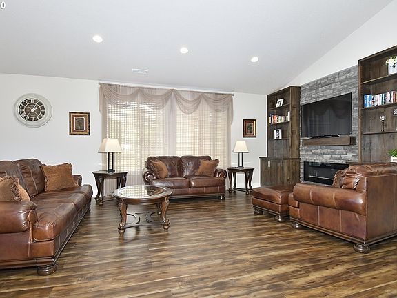 4th image of 3213 NE 126th Ave