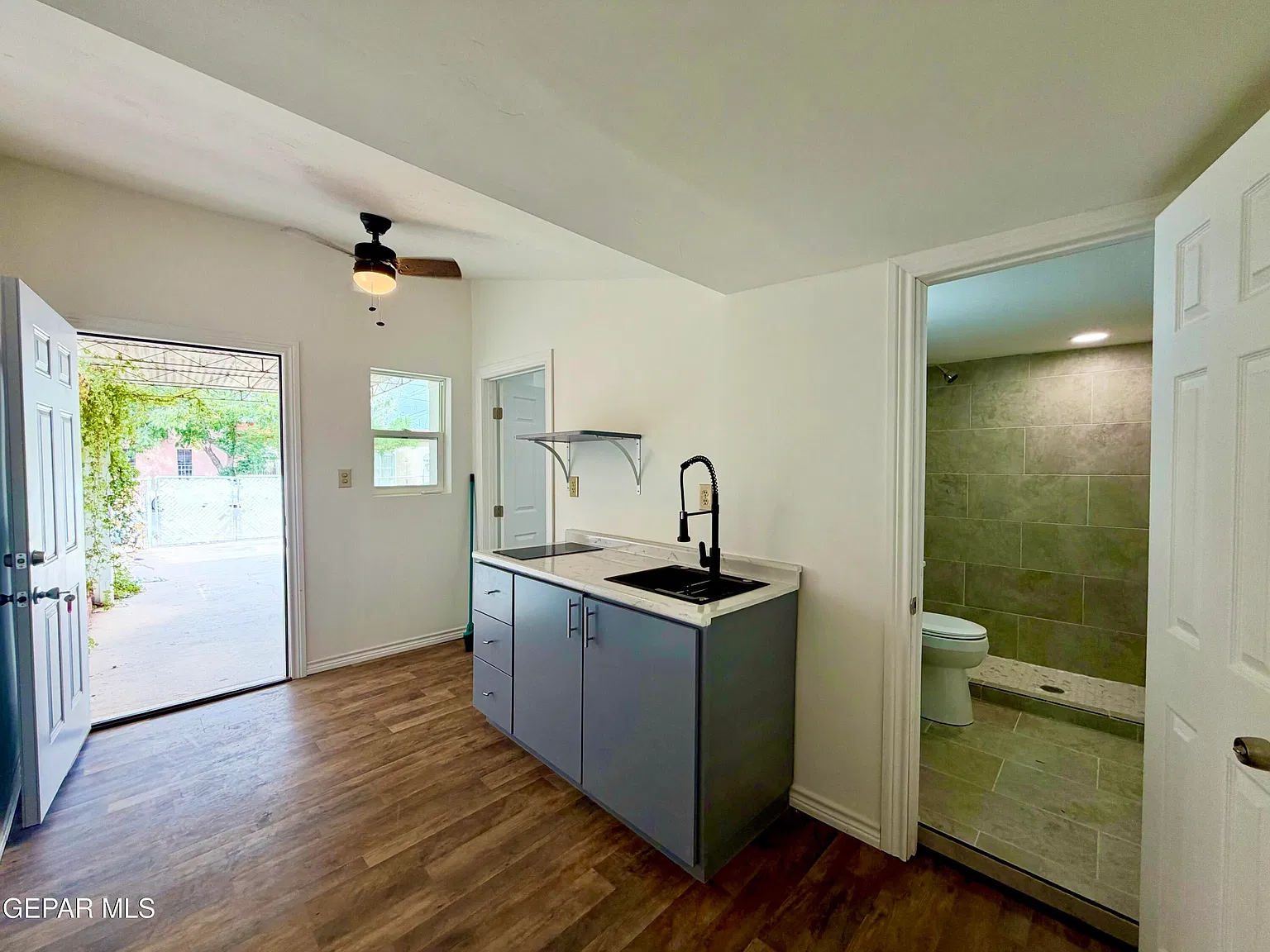 1 bed, 320 sqft, $600 — Photo 2
