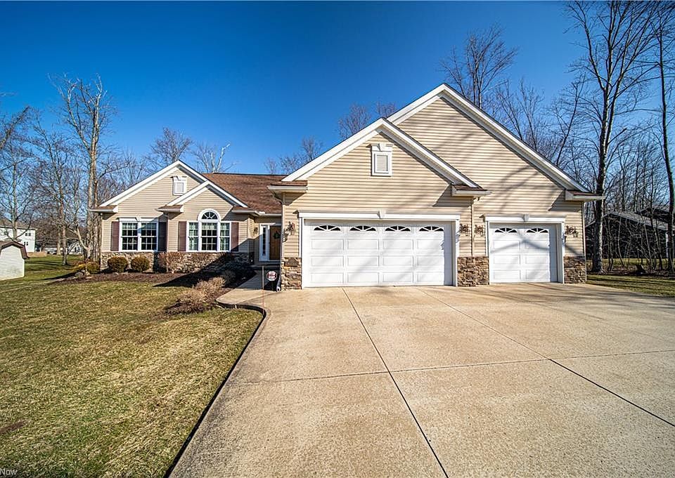 1st image of 227 Marvin Ave