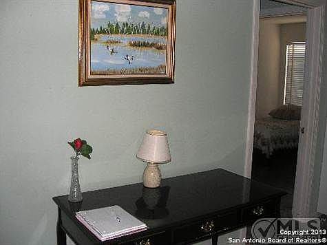 4th image of 110 Erskine Pl