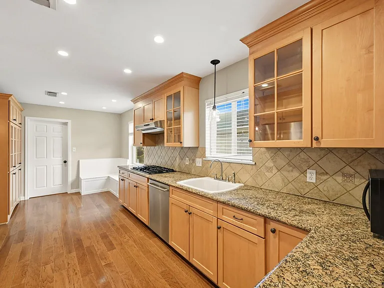6131 Yarwell Dr — Photo 12