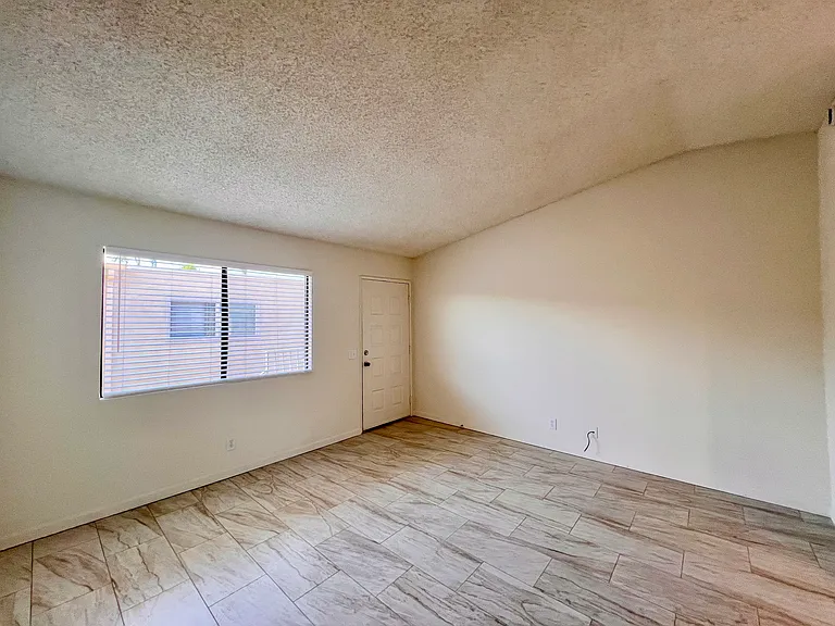 4617 Hamilton St #4 — Photo 9