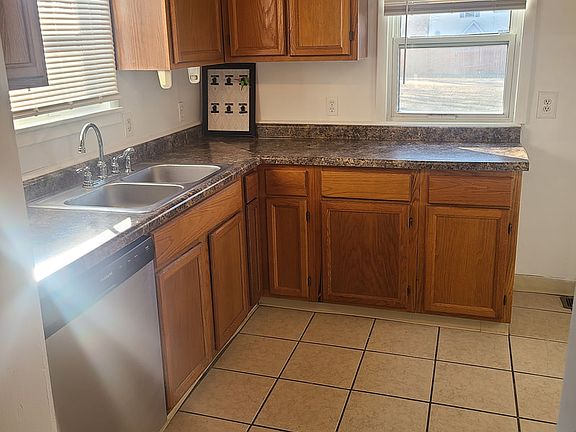 4th image of 305 S McKinley Ave