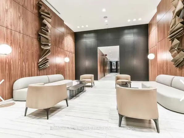 8 Eglinton Ave E, Toronto, ON