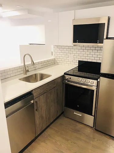20 Phillips St Photo 1