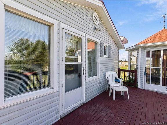 4th image of 20 Bridge View Ct