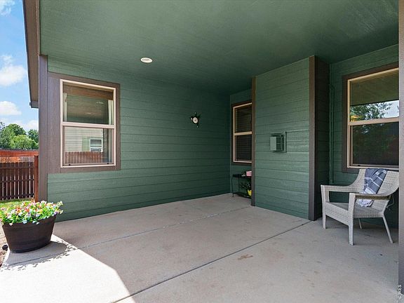 5th image of 2434 Carriage Dr