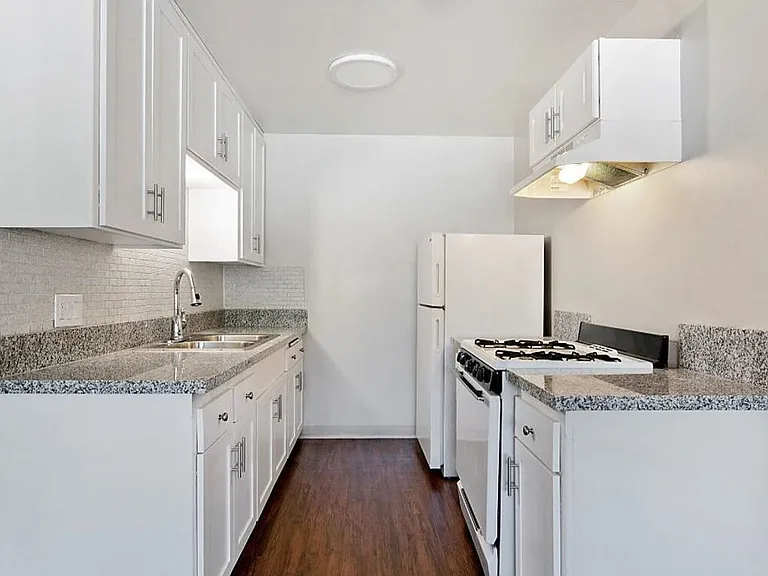 Winchester Place Apartments — Photo 1