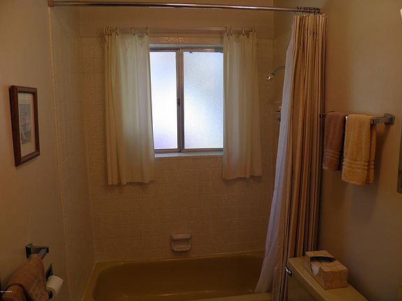 3rd image of 815 Tallaqua Dr
