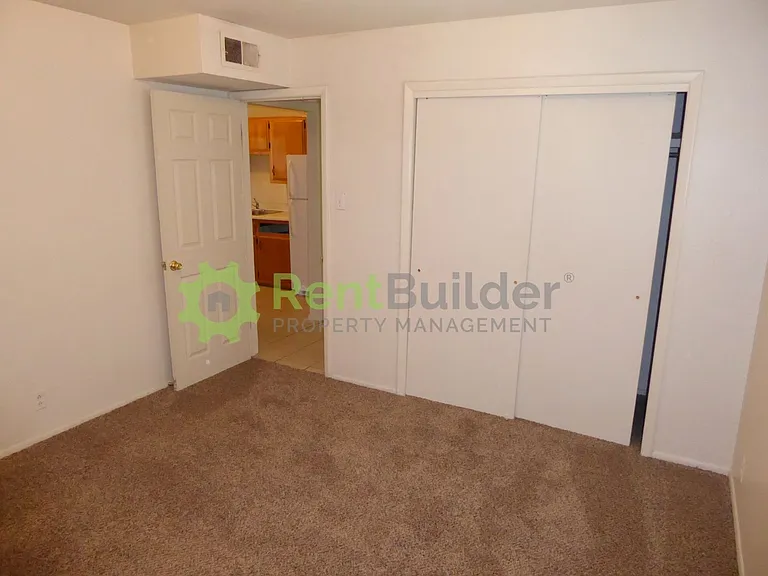 205 Vassar Dr SE — Photo 25