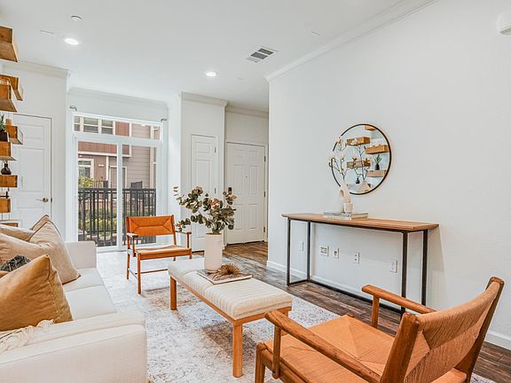 3rd image of 24 Lavender Ct