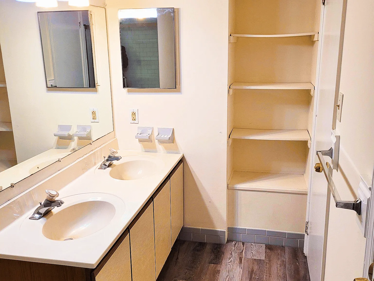 2 bed, 1036 sqft, $2,175 — Photo 4