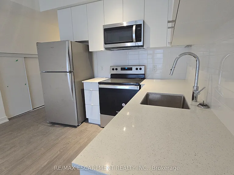16 Melbourne Ave #210B — Photo 12