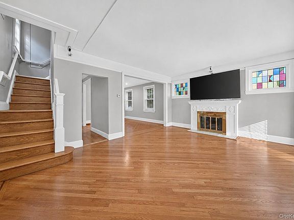 3rd image of 115 Canterbury Gate