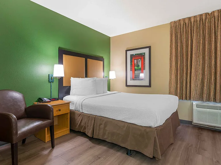 Studio Suite - 1 Queen Bed