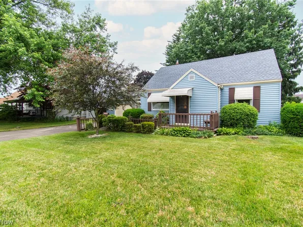 207 Smithfield St, Struthers, OH 44471