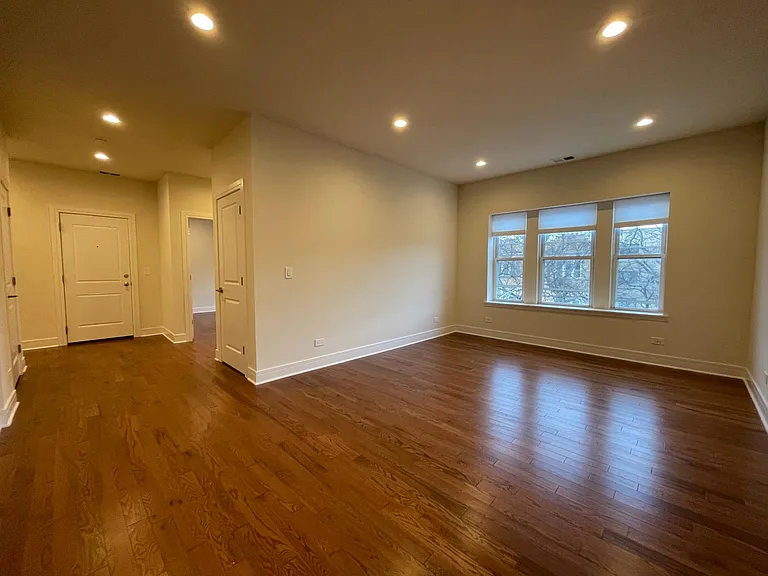 1145 W Lunt Ave — Photo 17