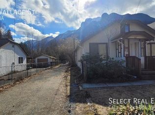 664 Wallace St, Hope, BC V0X1L4