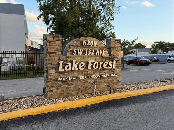 6219 SW 131st Pl APT 204, Miami, FL 33183