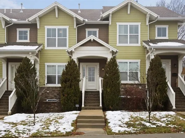4446 Summit St, Kansas City, MO 64111