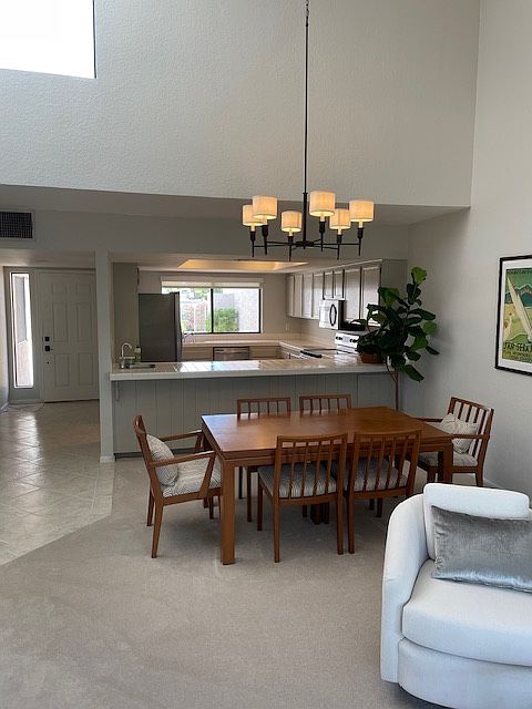 Open Concept Dining & Kitchen