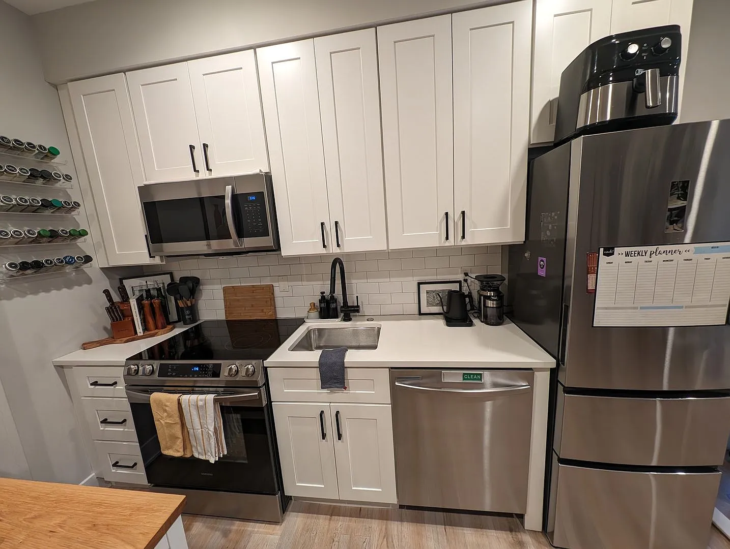 Lovely View! One Bedroom W/Private Balcony & Views of the Capital — Photo 4