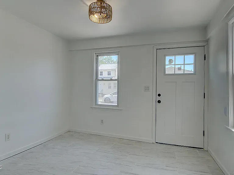 19 Bayview Ave #A — Photo 4