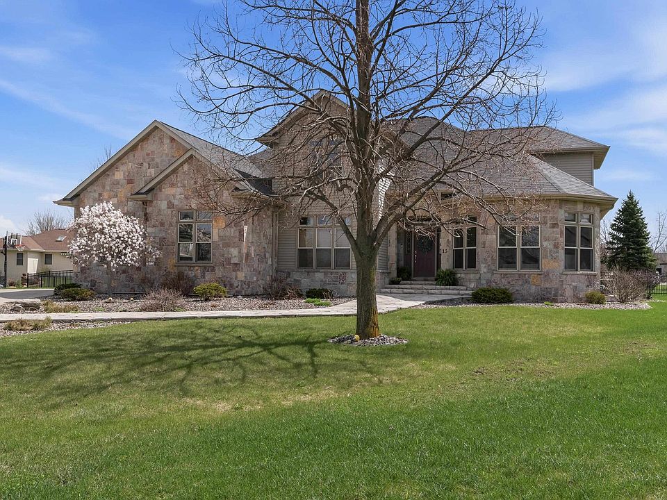 1st image of 15 Park Cir