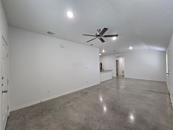 3rd image of 2318 Zanoletti Dr #B