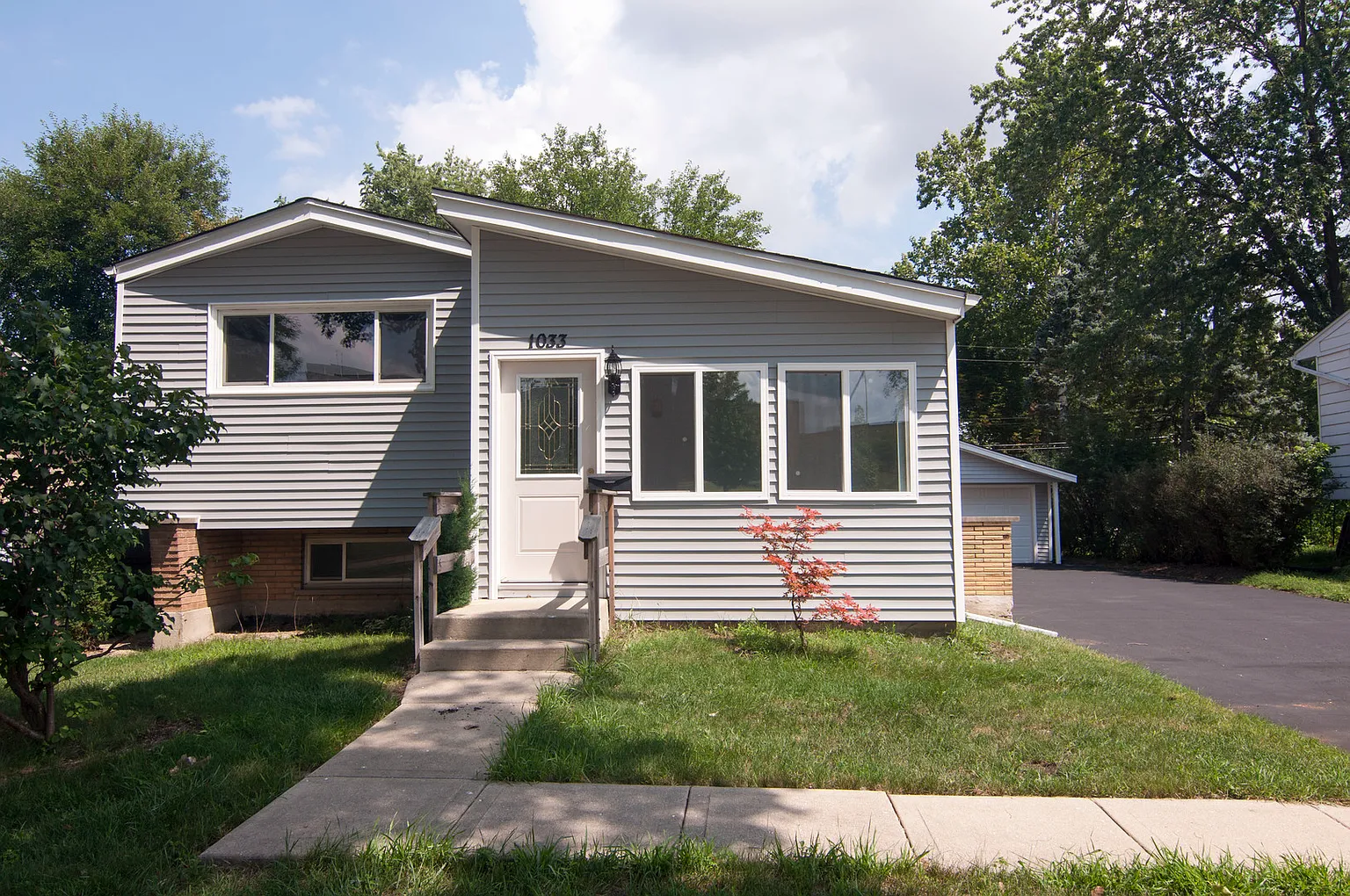 1033 S Main Dr photo 1
