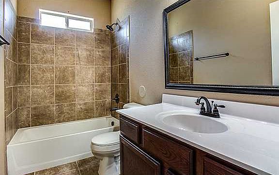 4th image of 612 Bariloche Dr