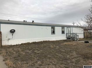 911 Ash Ave, Rawlins, WY 82301