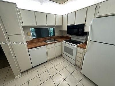 2nd image of 3578 N University Dr #I-5