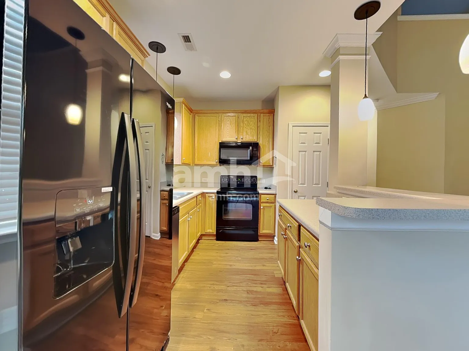 4 bed, 2.5 bath, 2164 sqft, $2,305 — Photo 4