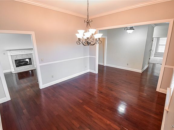 5th image of 813 Greenbriar Dr