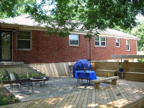 Deck/Patio/Gas Grill/Storage Benches
