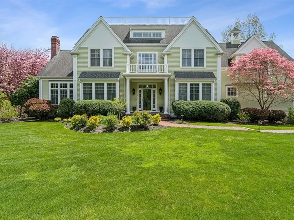 10 Old Barn Rd, Hanover, MA 02339