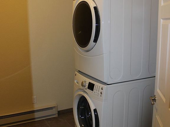 5th image of 919 E Gibbon St APT 203